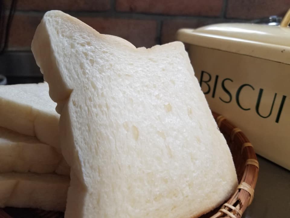 白みみ食パンが名物のパン屋さん「fruely（フルーリー）」【七尾市】