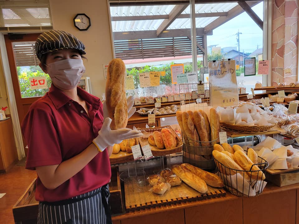 「anan」はいつも焼き立てパン！たくさんの種類のパンが並ぶ人気店【七尾市】