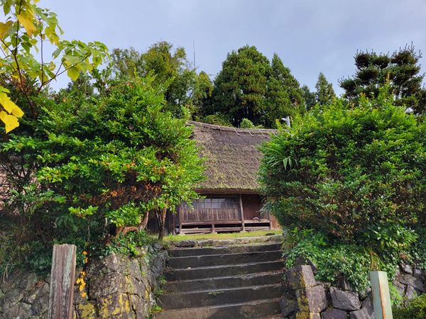 茅葺き屋根の「座主（ざす）家」は能登に残る最も古い型式の農家【七尾市中島町】