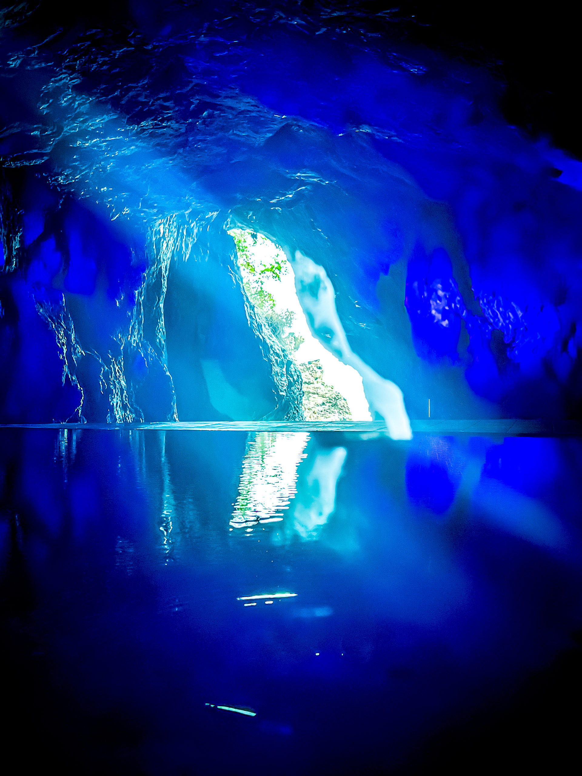 日本三大パワースポット　聖域の岬（珠洲岬）にある「青の洞窟」　【珠洲市】